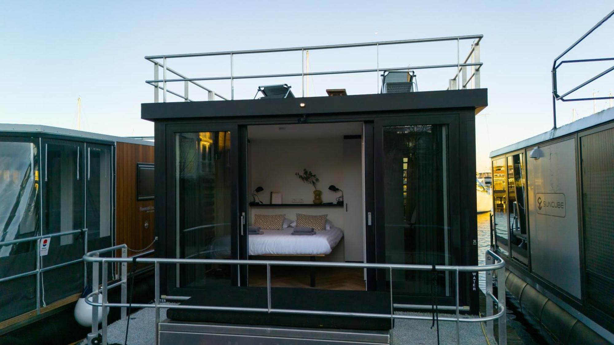 Luxurious Waterloft Near Beach And Centre By Weltevreden Experience Zeewolde Esterno foto